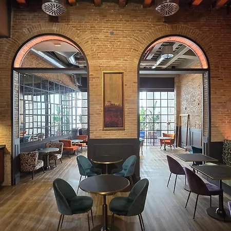 La Pau 4 Sup Hotel
