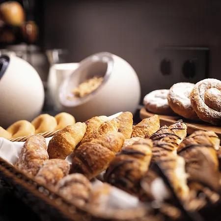 La Pau 4 Sup Hotel 4*