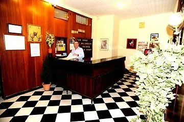 La Pau 4 Sup Hotel 4*